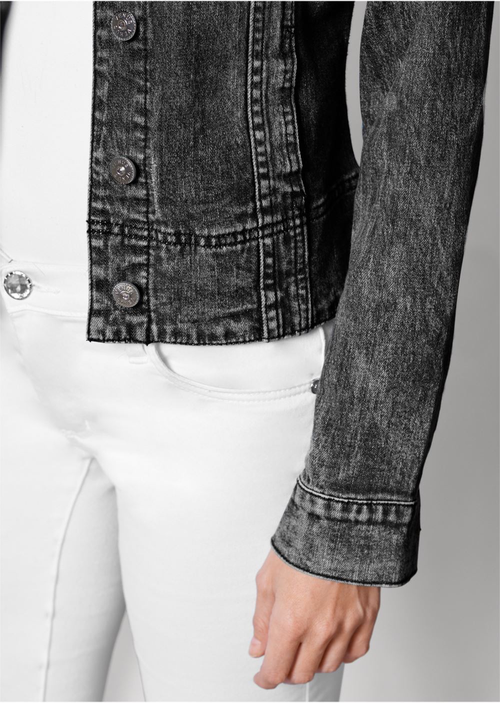 Venus Jean Jacket in Black