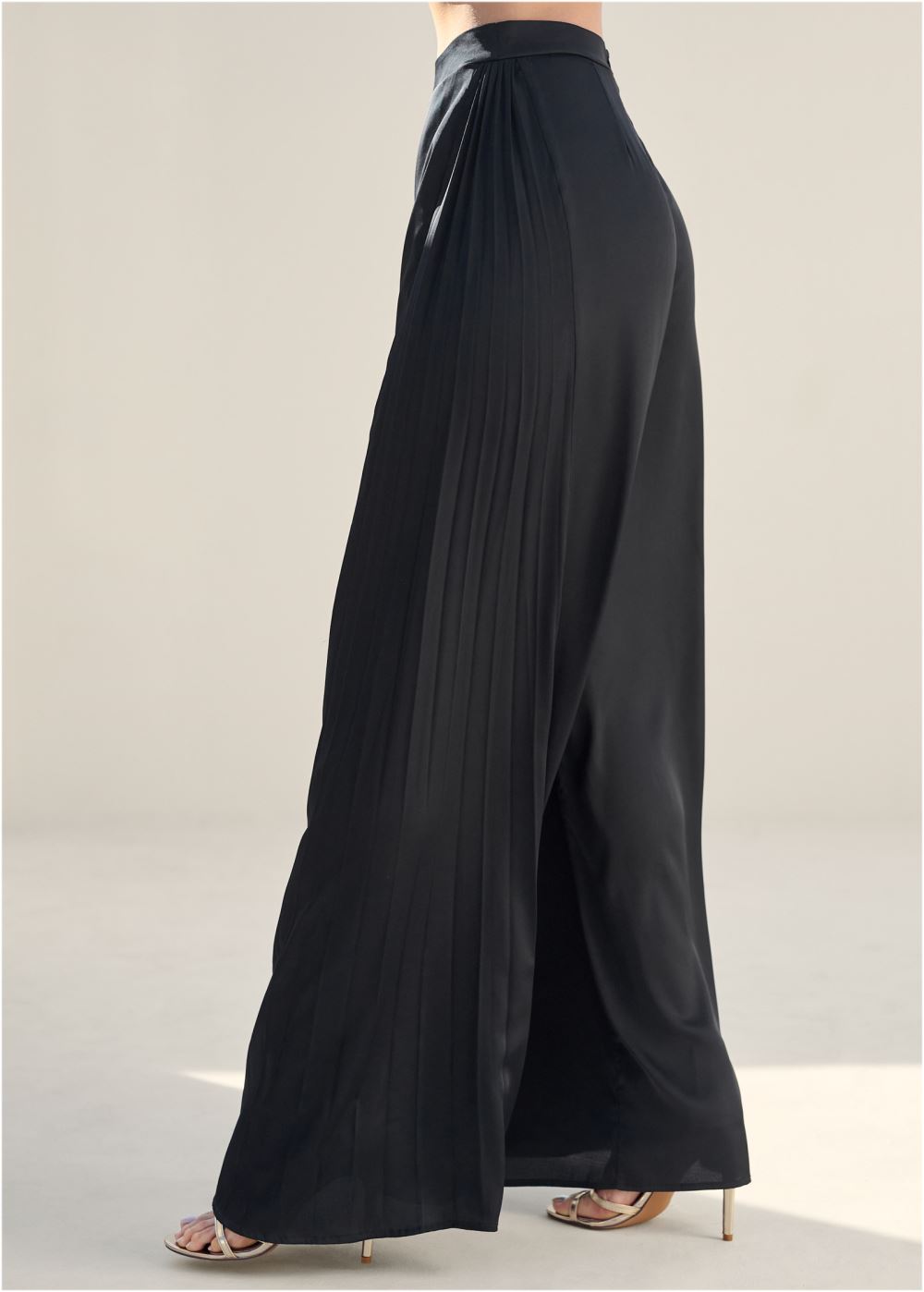 Venus Side Pleat Wide Leg Pants in Black