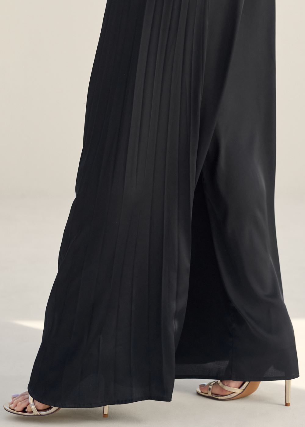 Venus Side Pleat Wide Leg Pants in Black