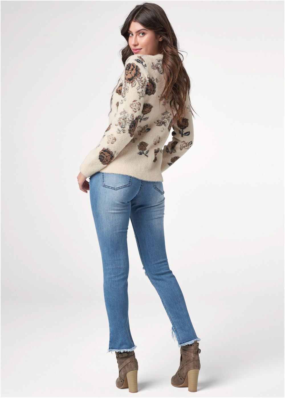 Venus VENUS | Eyelash Rose Print Sweater in White Multi