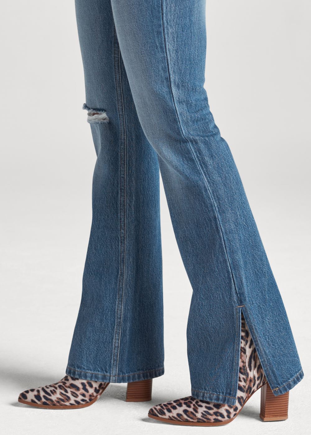 Venus New Vintage Split Hem Jeans in Medium Wash