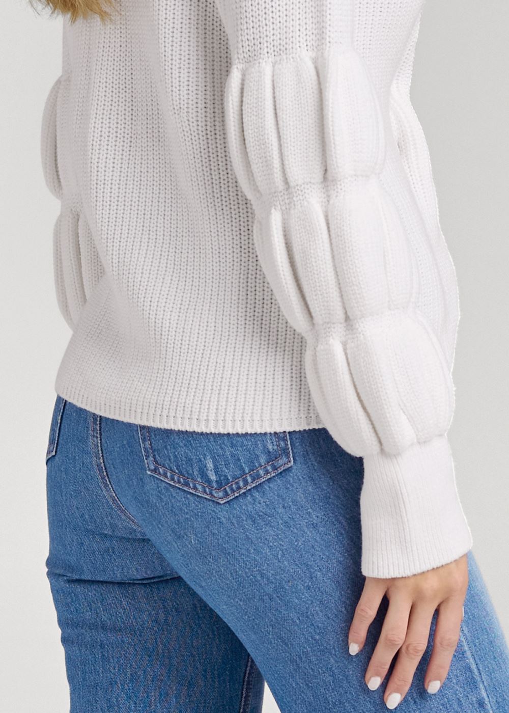 Venus VENUS | Keyhole Tiered Sleeve Sweater in White