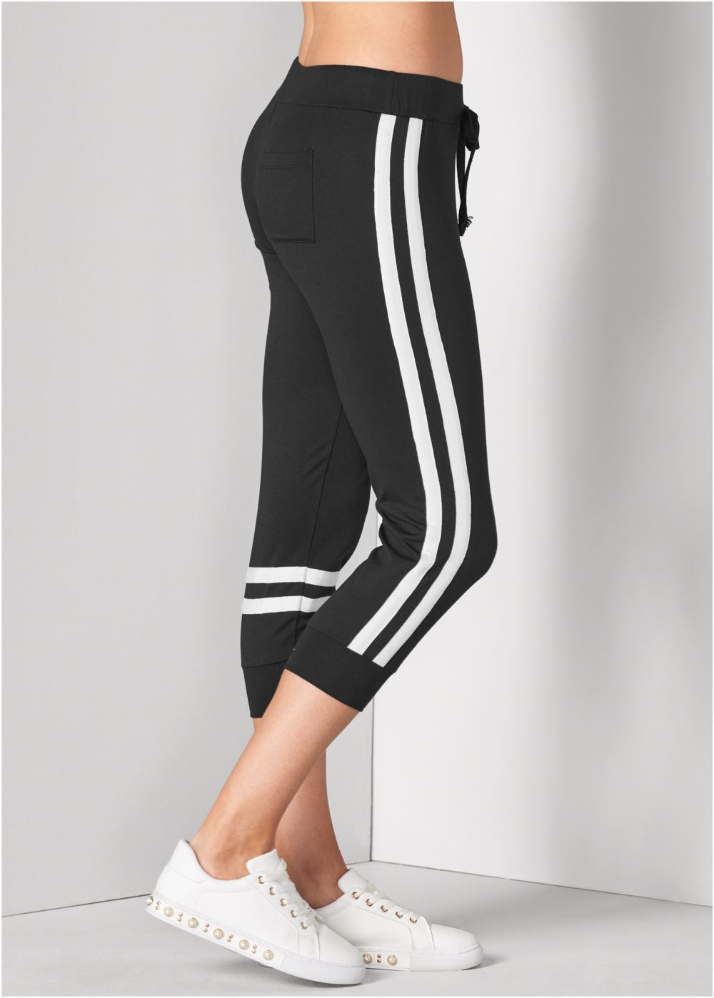 Venus Stripe Detail Lounge Capris in Black & White