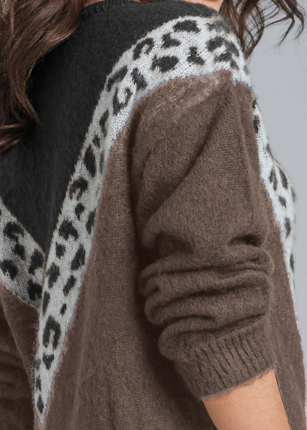 Venus VENUS | Leopard Stripe Sweater in Black Multi