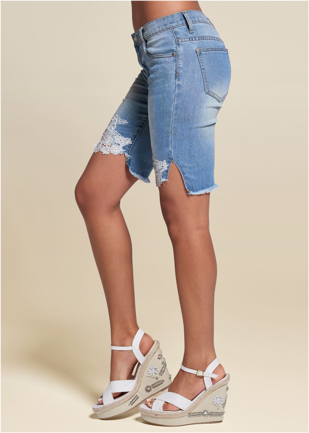 Venus Medium Wash LACE TRIM BERMUDA SHORTS