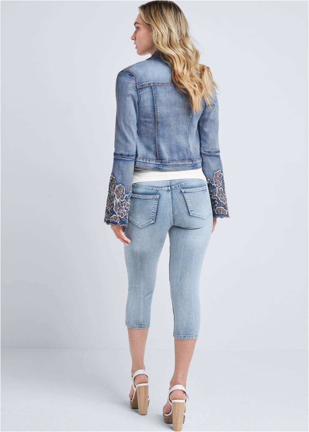 Venus Floral Embroidered Jacket in Medium Wash