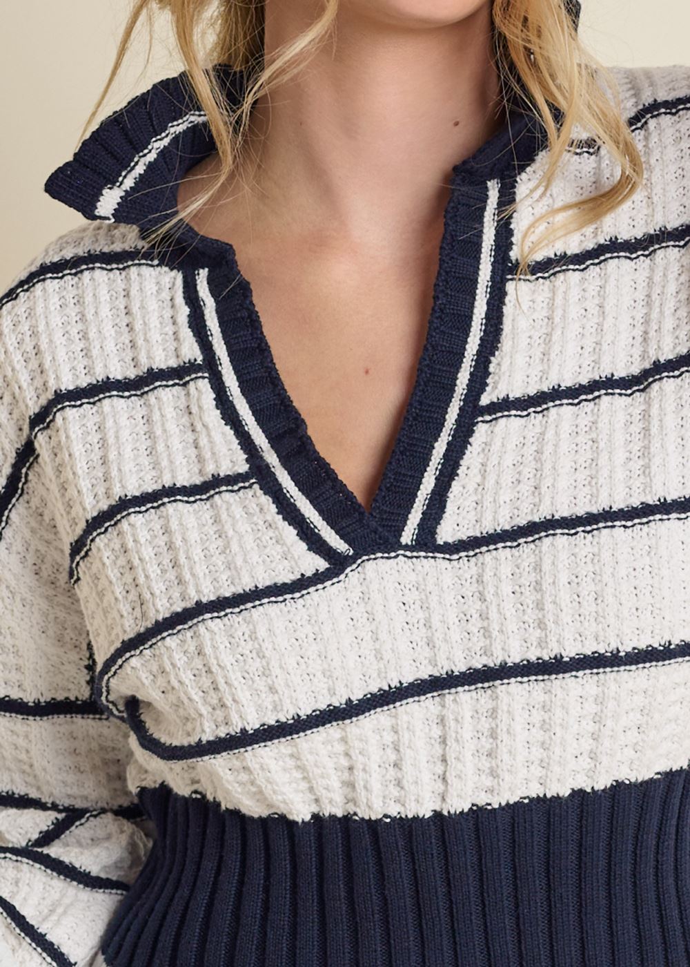 Venus VENUS | Collared V-Neck Sweater in Blue Multi