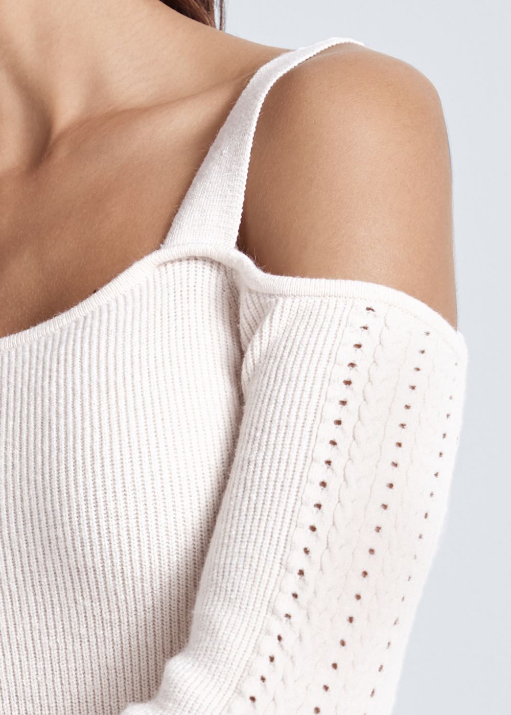 Venus VENUS | Cold-Shoulder Sweater in Off White