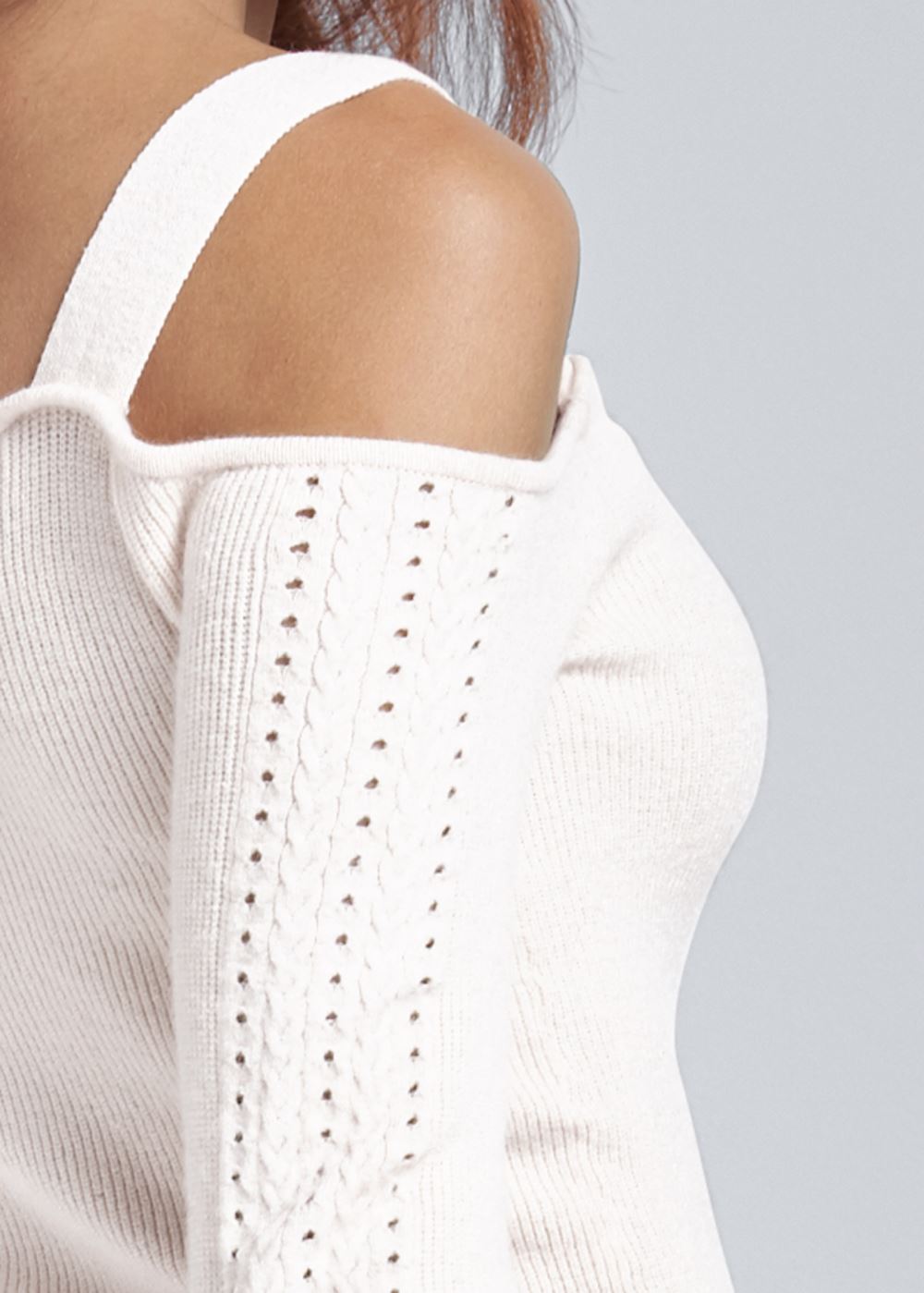 Venus VENUS | Cold-Shoulder Sweater in Off White