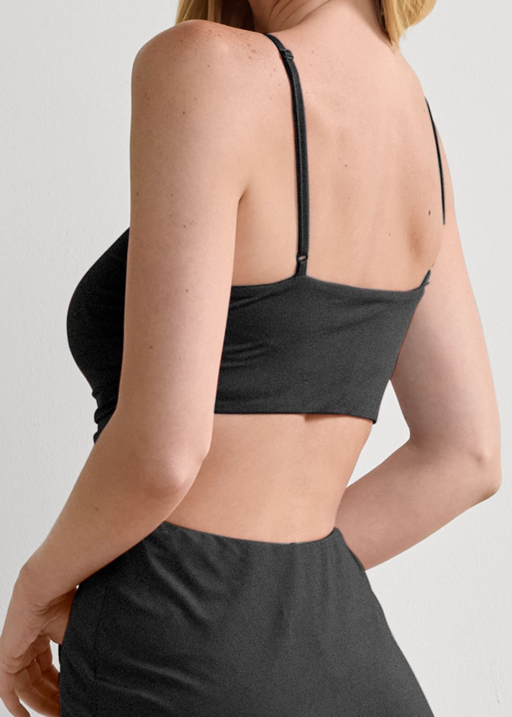 Venus Shape Embrace High-Slit Dress - Black