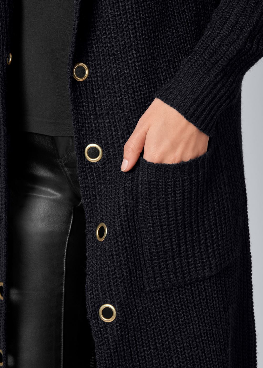 Venus VENUS | Grommet Detail Duster in Black