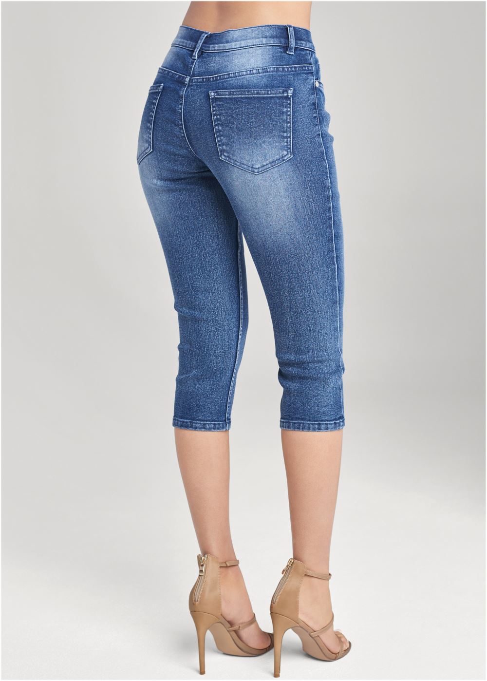Venus Capri Jeans in Medium Wash