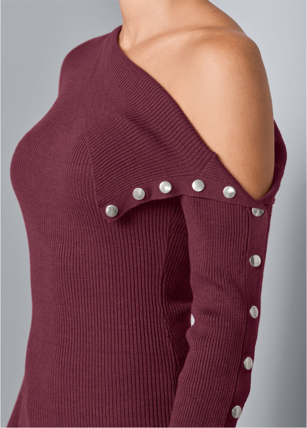 Venus VENUS | Snap Detail Sweater in Wine