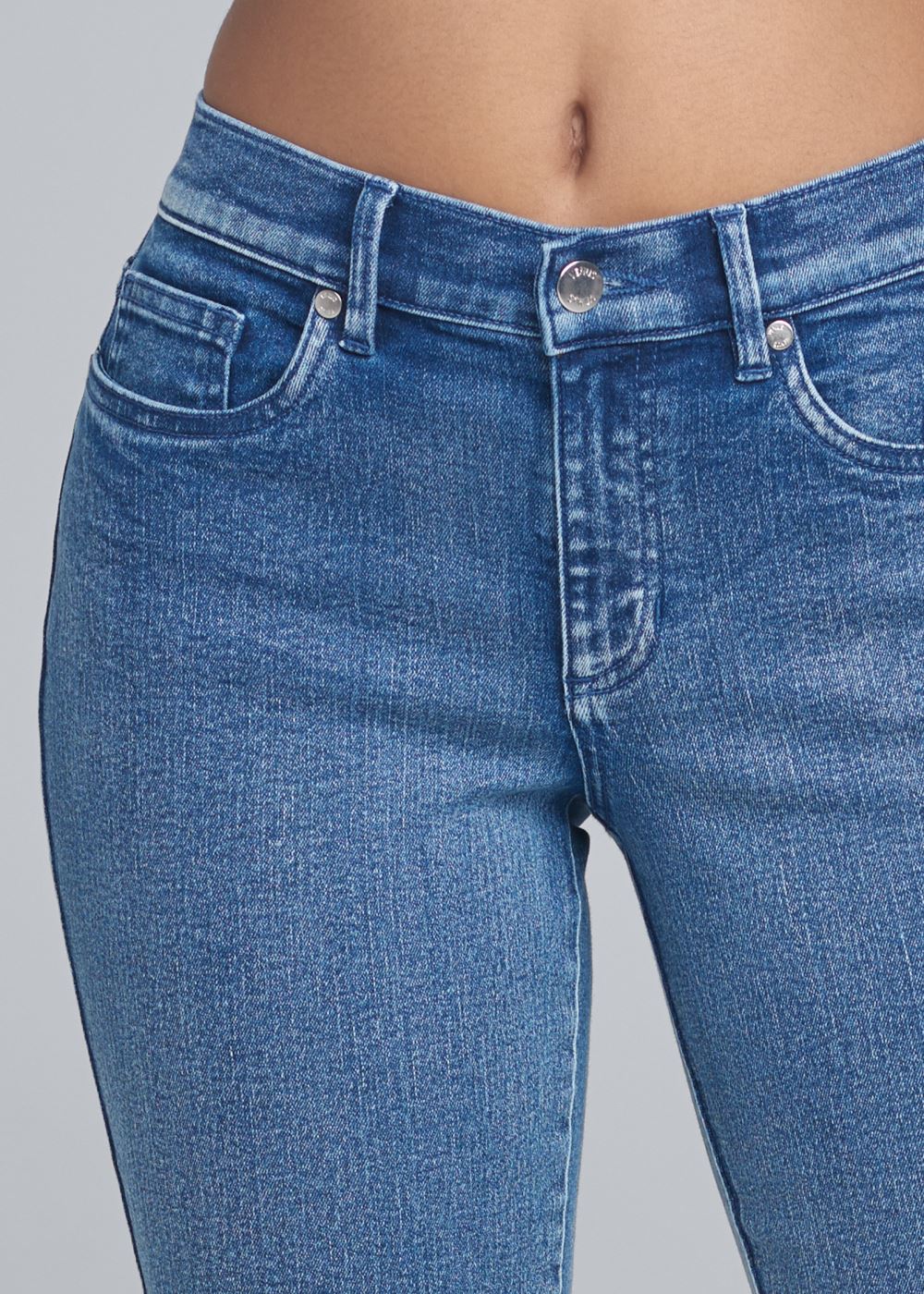 Venus Jean Bermuda Shorts - Medium Wash