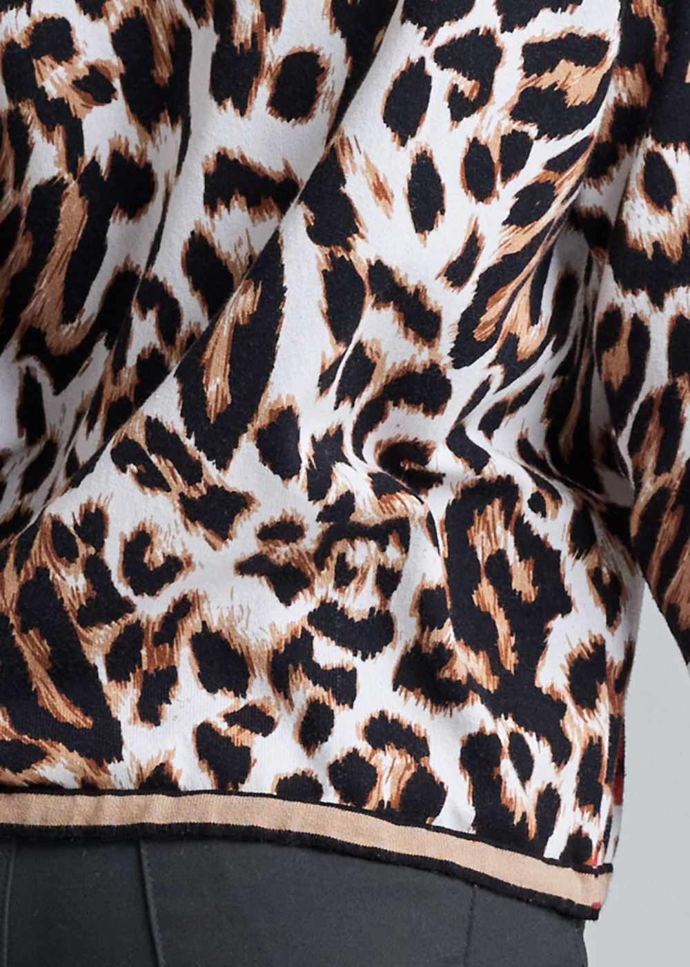 Venus VENUS | Mixed Print Sweater in White