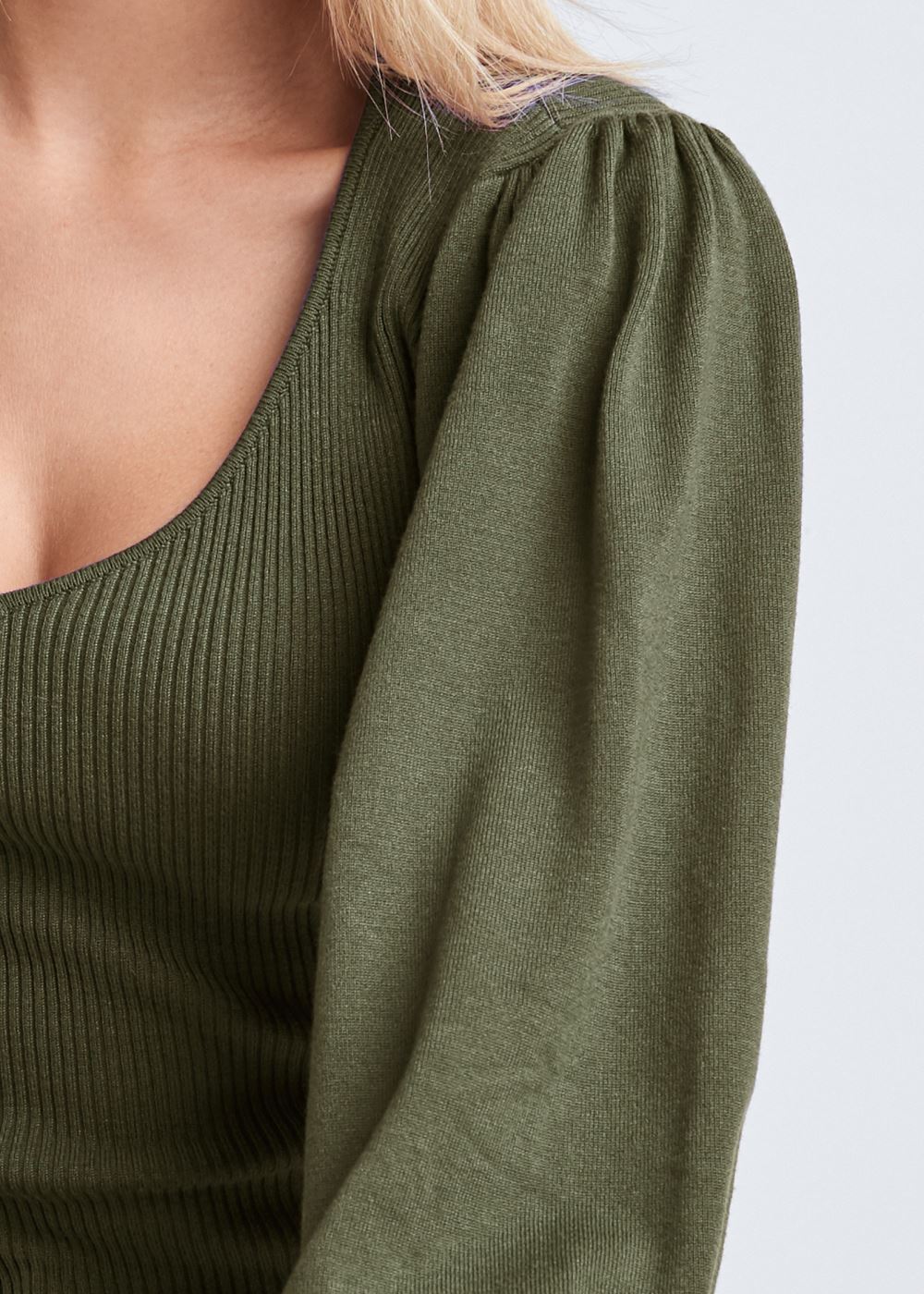 Venus VENUS | Puff Sleeve Sweater in Olive