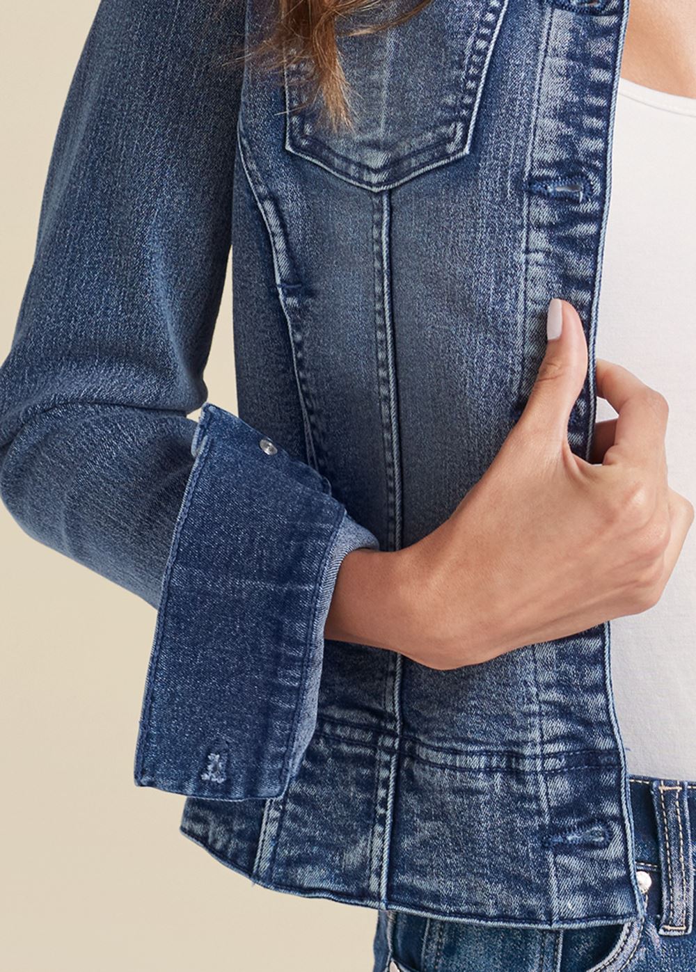 Venus Jean Jacket in Medium Wash