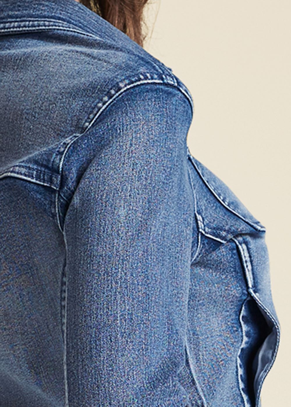 Venus Jean Jacket in Medium Wash