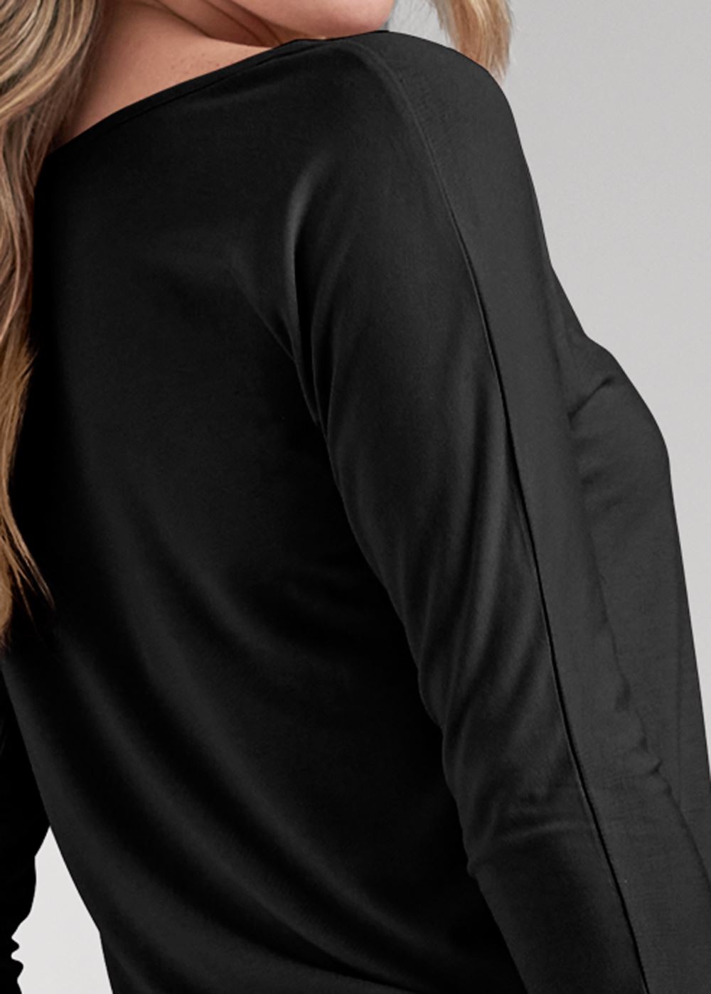 Venus Casual 3/4-Sleeve Top in Black