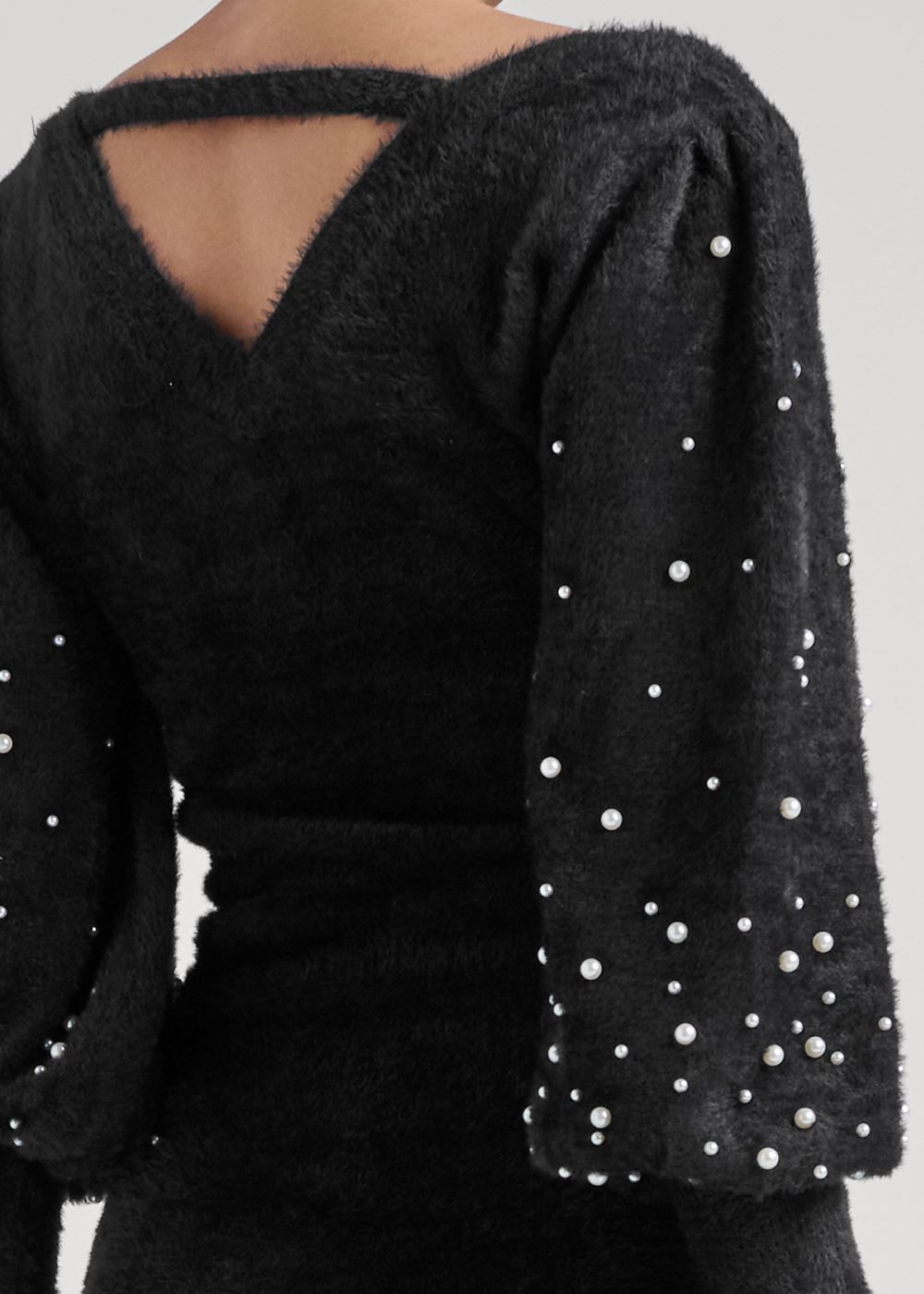 Venus VENUS | Pearl Puff Sleeve Sweater in Black