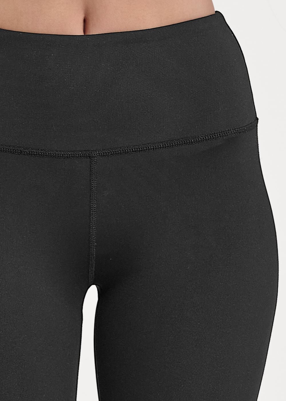 Venus High-Rise Flare Leggings in Black