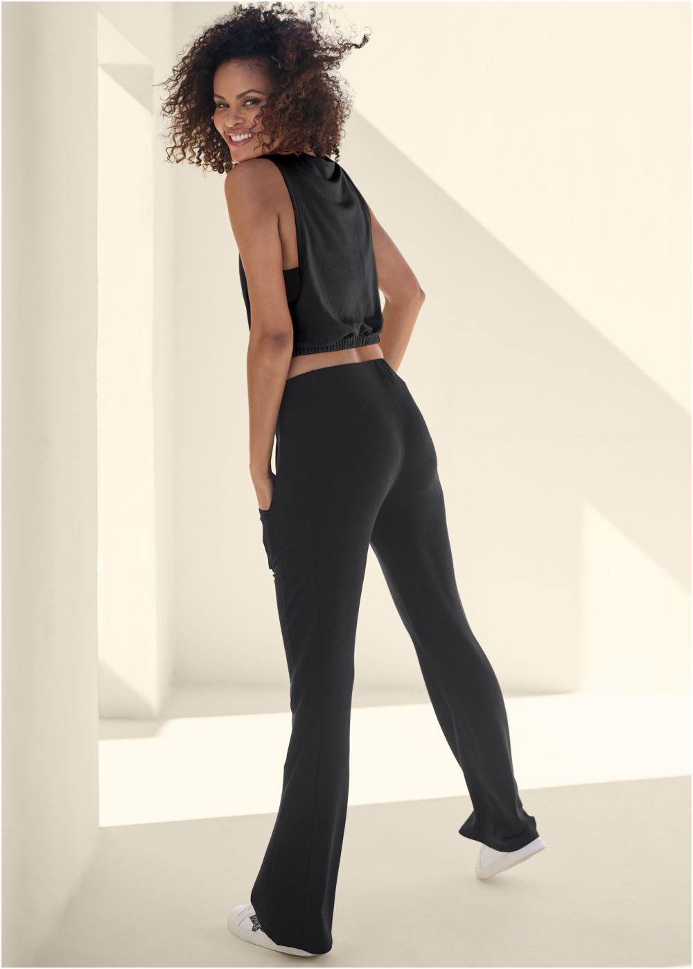 Venus Comfort Kit Crop Top in Black