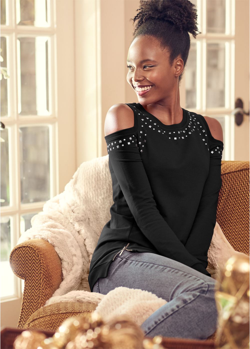 Venus Cold-Shoulder Sweatshirt in Black