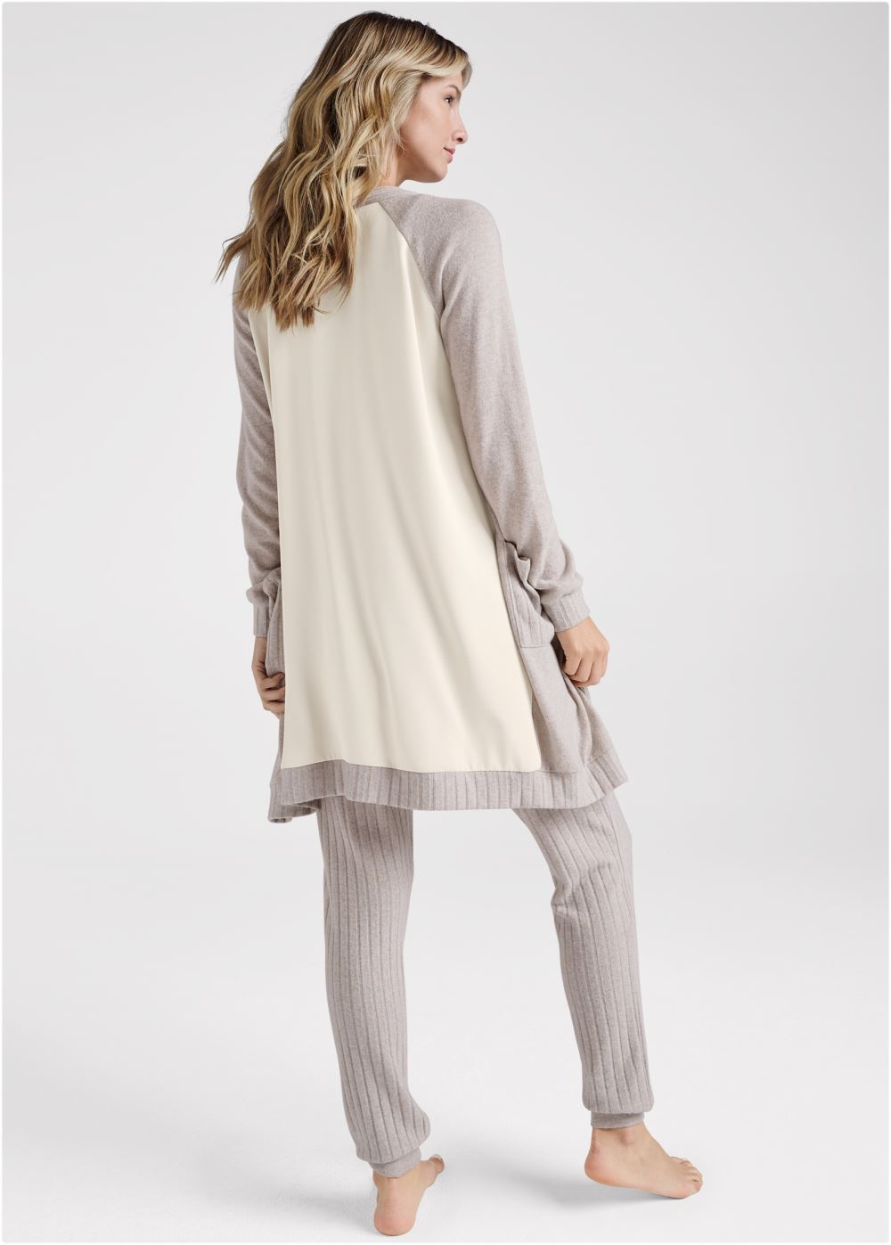 Venus VENUS | Ribbed Hacci Cardigan in Taupe