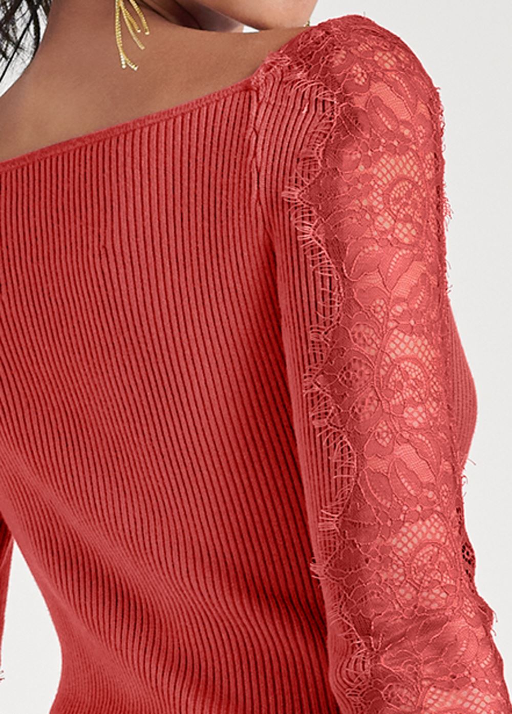 Venus VENUS | Lace Sleeve Ribbed Sweater in Red