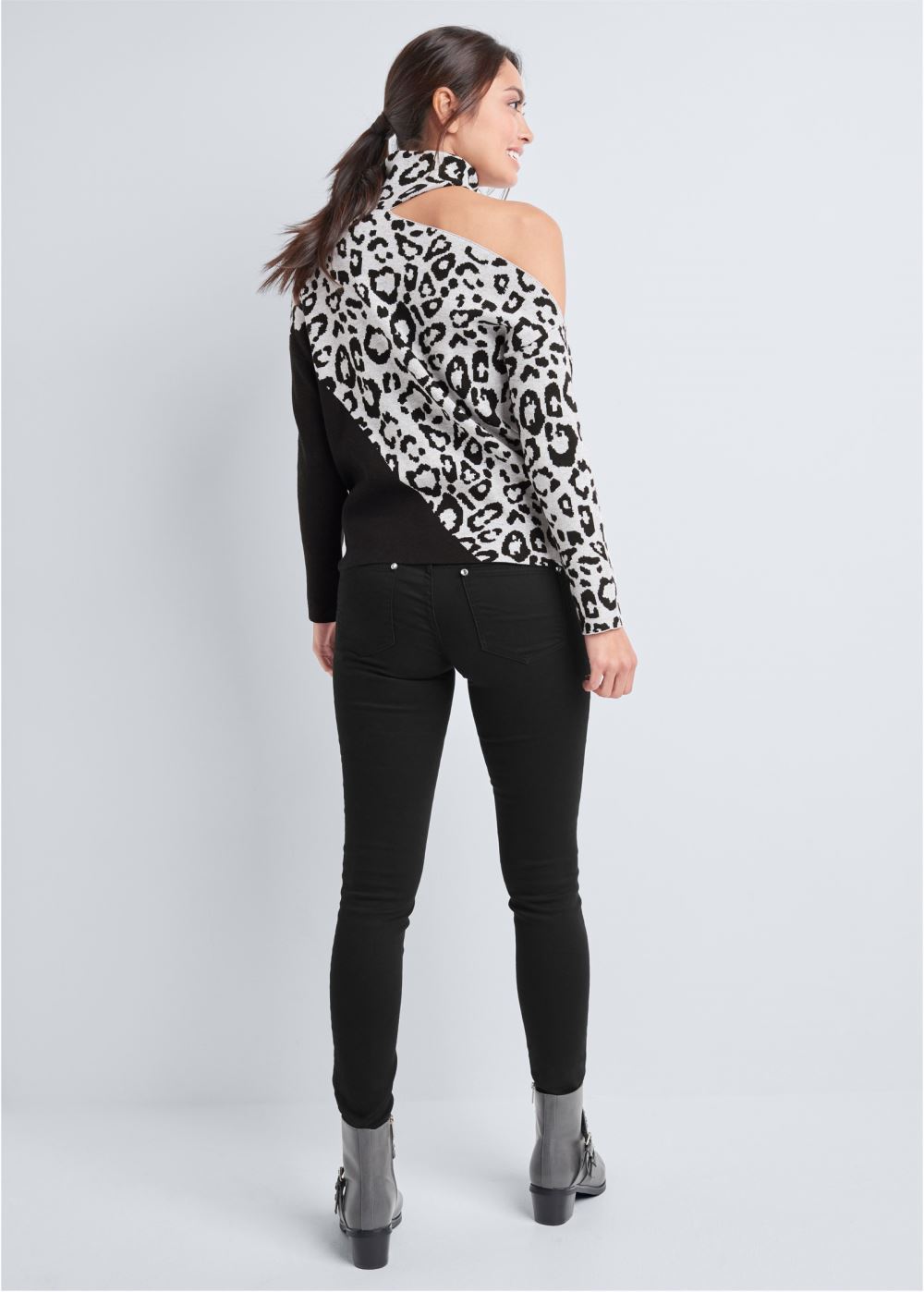 Venus VENUS | Leopard Print One-Shoulder Sweater in Grey & Black
