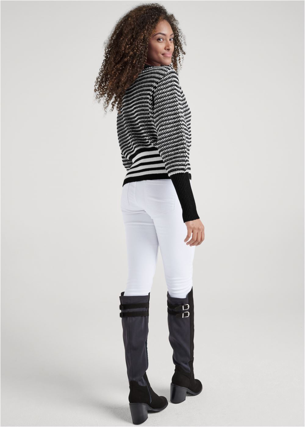 Venus VENUS | Cropped Stripe V-Neck Sweater in Black & White