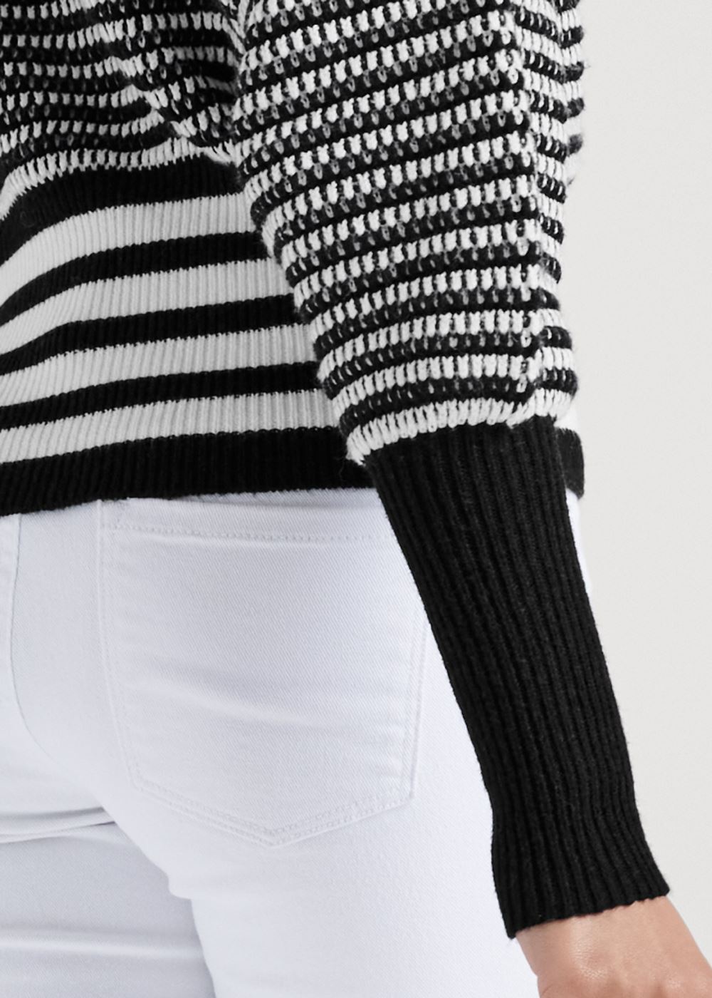 Venus VENUS | Cropped Stripe V-Neck Sweater in Black & White