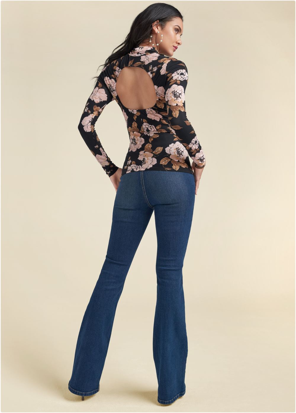 Venus Back Cutout Casual Top in Black Multi