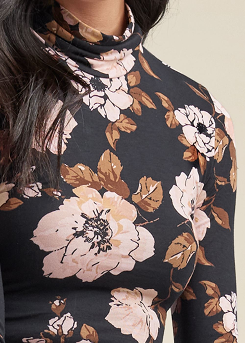 Venus Back Cutout Casual Top in Black Multi