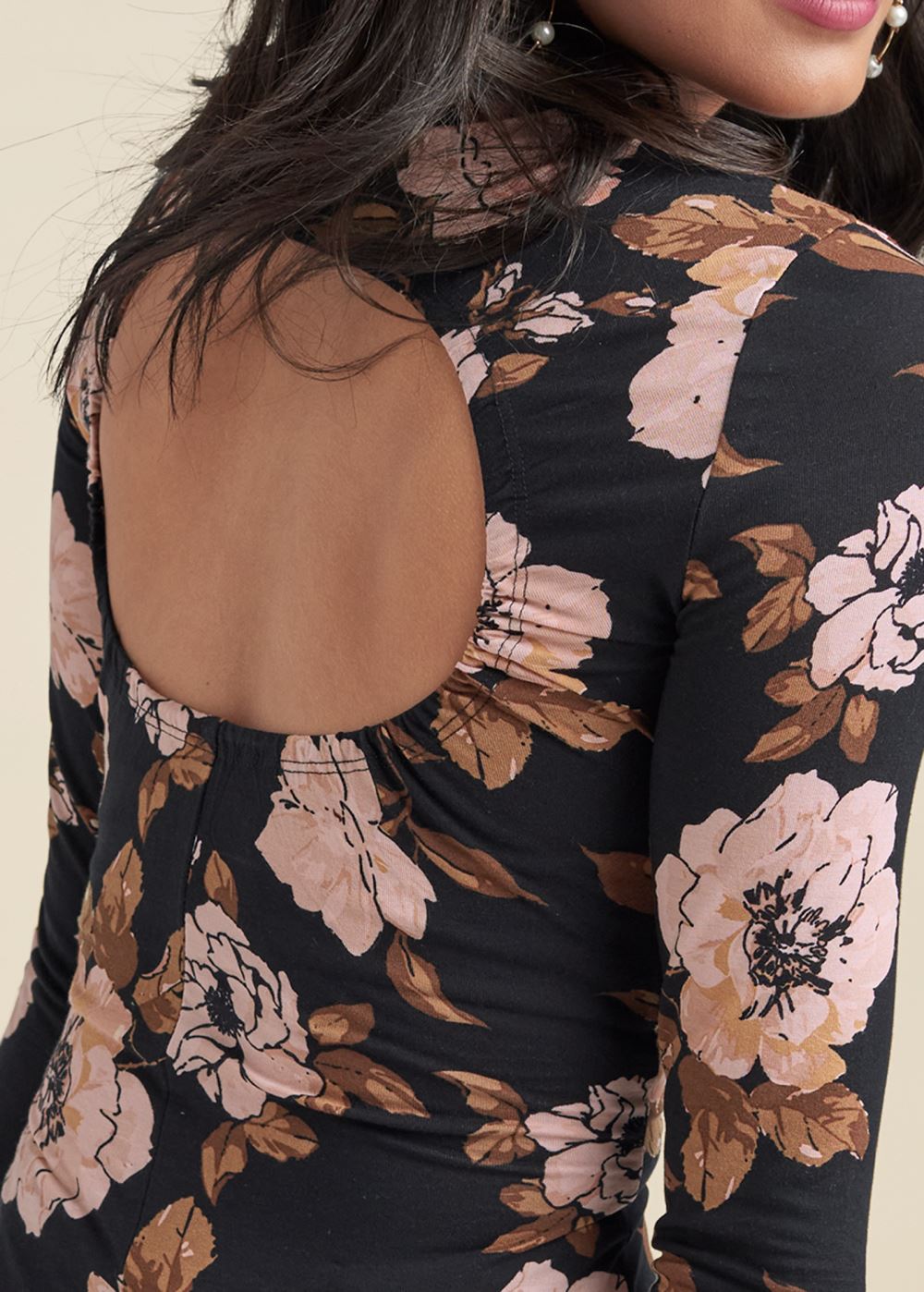 Venus Back Cutout Casual Top in Black Multi
