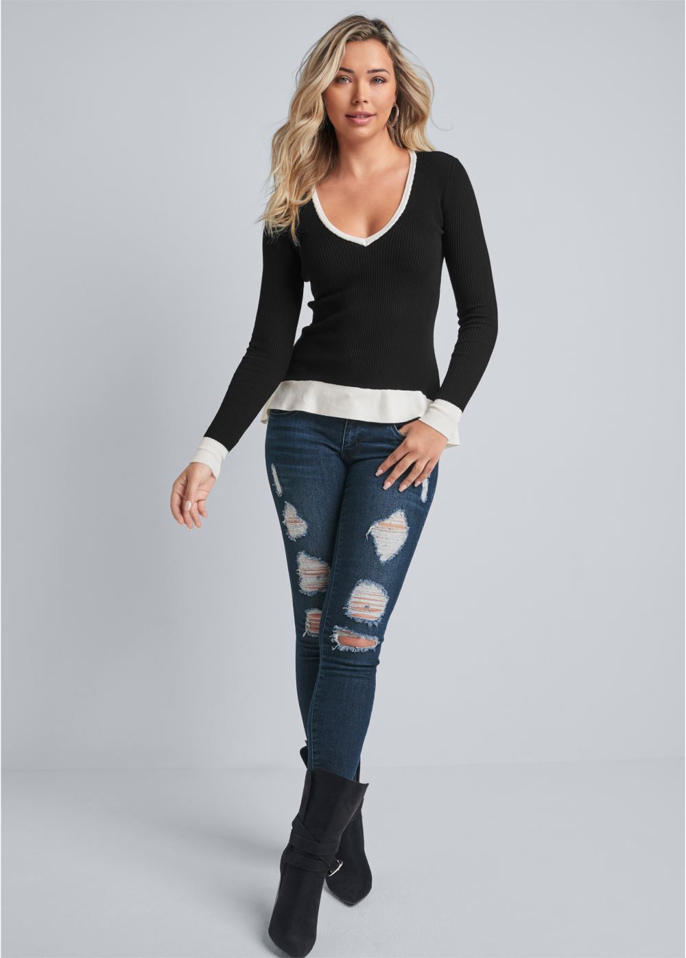 Venus VENUS | Deep-V High-Low Sweater in Black & Off White