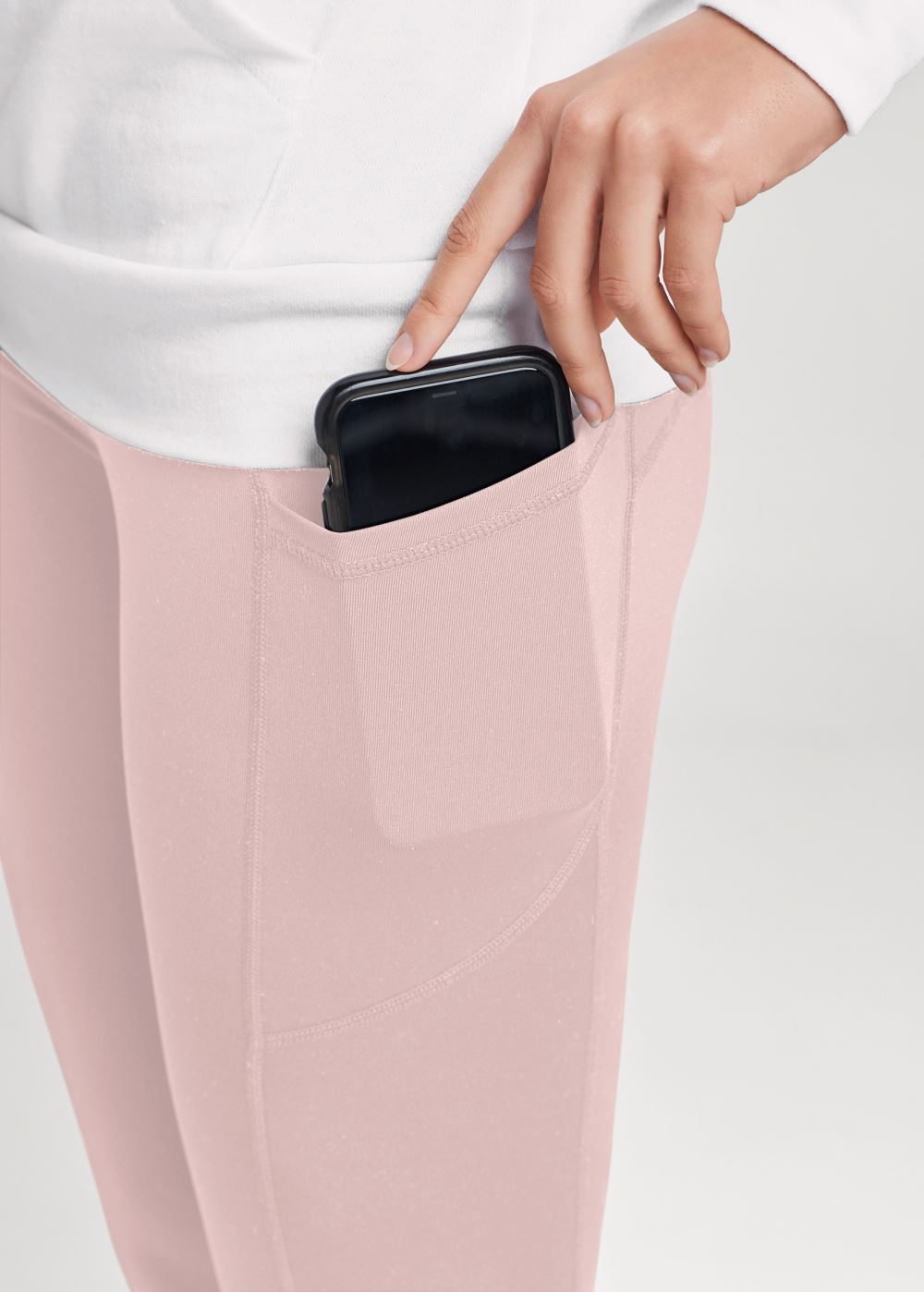 Venus Pocket Capri Active Leggings in Tan