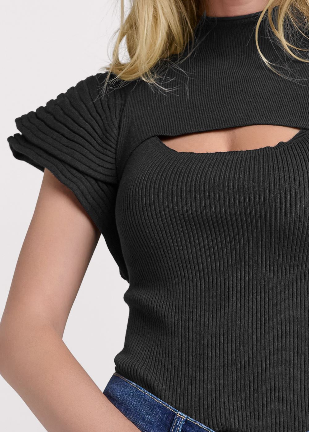 Venus VENUS | Flutter Sleeveless Ribbed Sweater in Black
