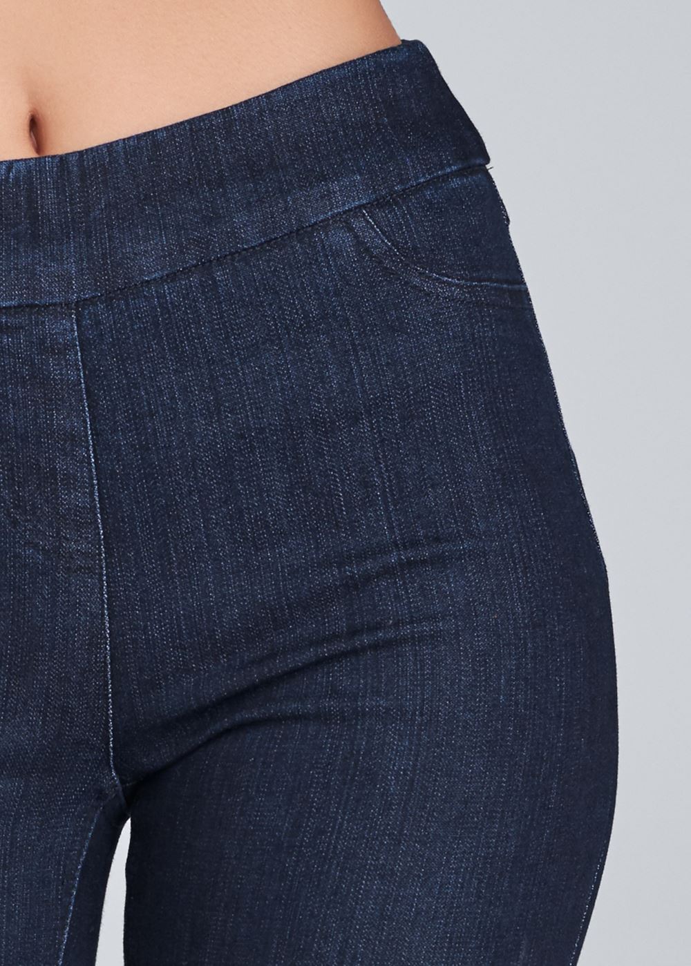Venus Mid-Rise Slimming Stretch Jeggings in Dark Wash