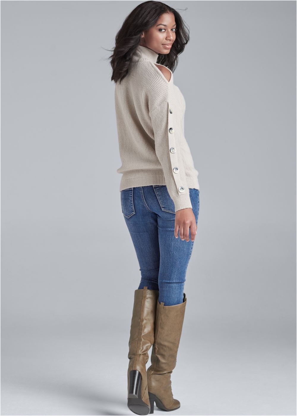 Venus VENUS | Cold-Shoulder Sweater in Cream
