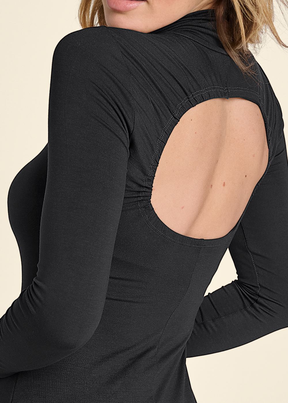 Venus Back Cutout Casual Top in Black