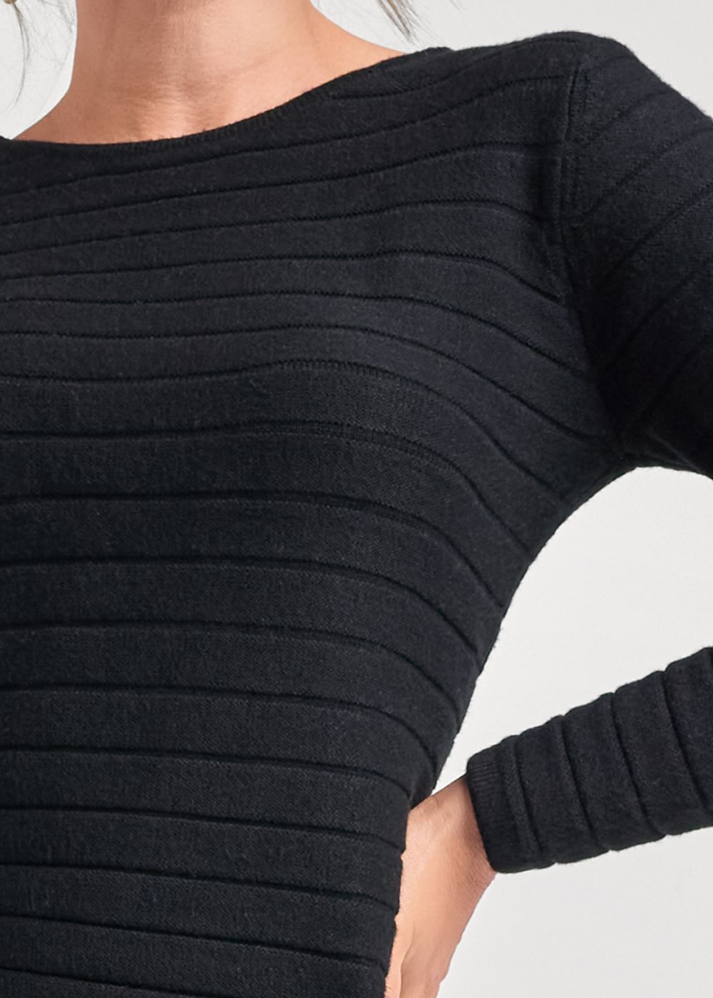 Venus VENUS | Twisted Braid Back Sweater in Black
