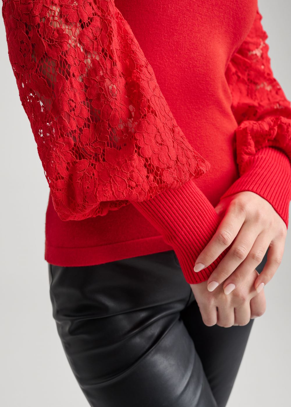 Venus VENUS | Cold-Shoulder Lace Sweater in Red
