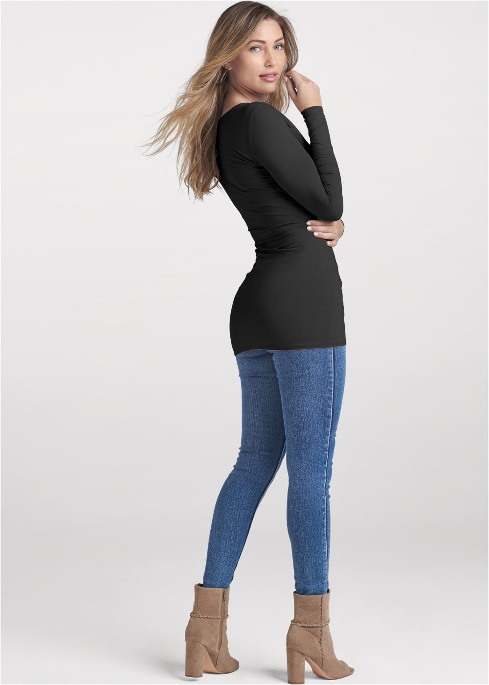 Venus Long Sleeve Long And Lean Tee in Black