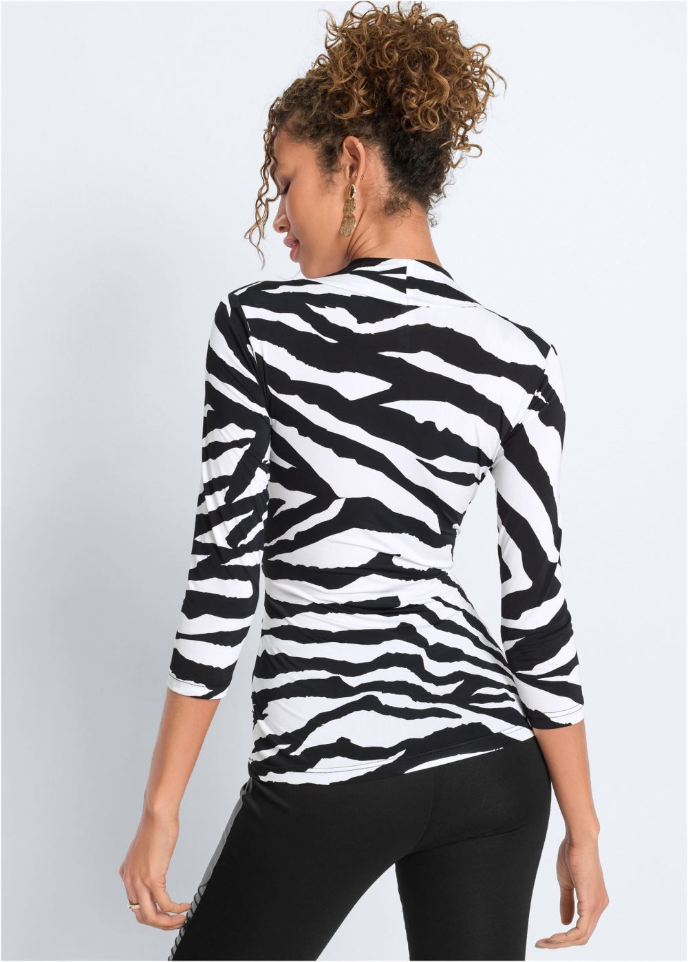 Venus Mixed Print V-Neck Top in Black & White