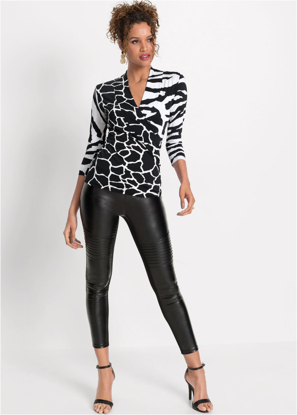 Venus Mixed Print V-Neck Top in Black & White