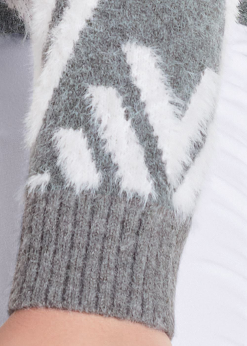 Venus VENUS | Printed Eyelash Turtleneck Sweater in Grey Multi