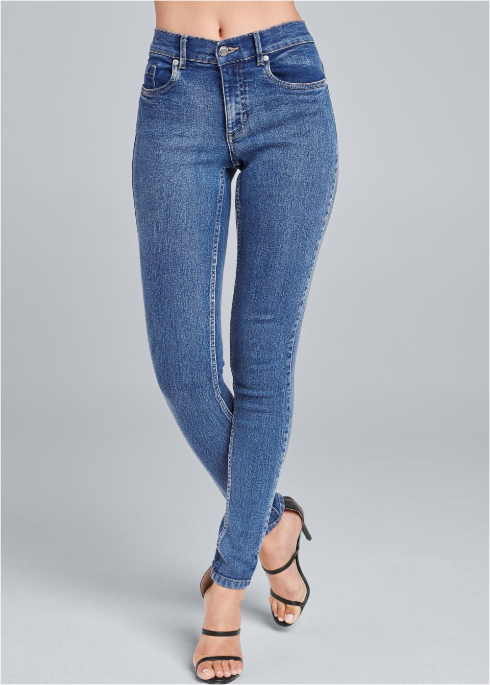 Venus Slim Jeans in Medium Wash
