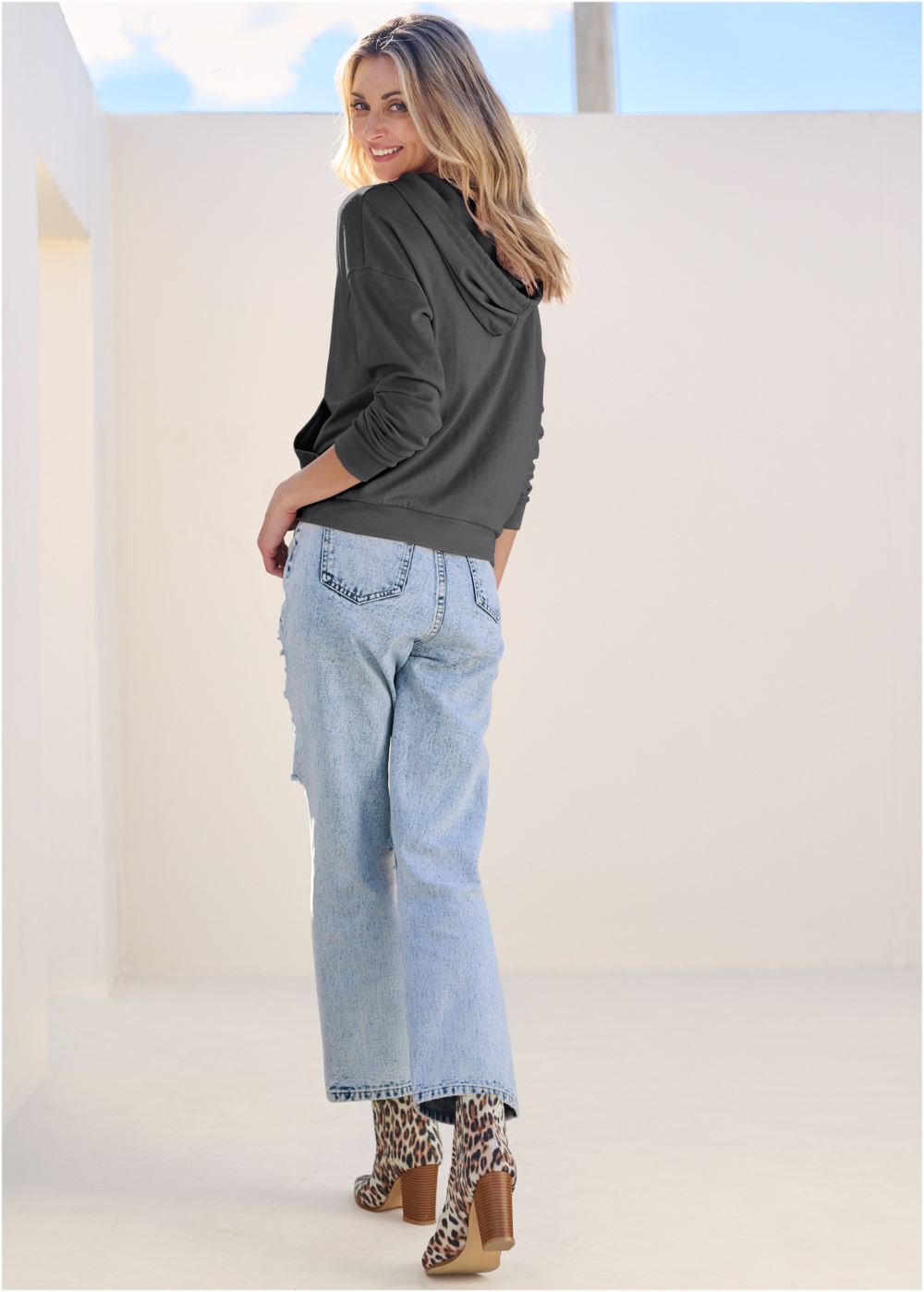 Venus Comfort Knit Sweatshirt in Black