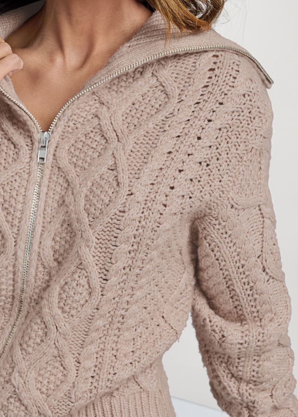 Venus VENUS | Knit Zip Sweater in Light Brown